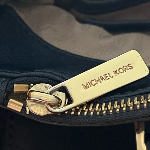 Michael Kors Medium Sutton Saffiano Leather Satchel Bag! - Picture 13 of 13